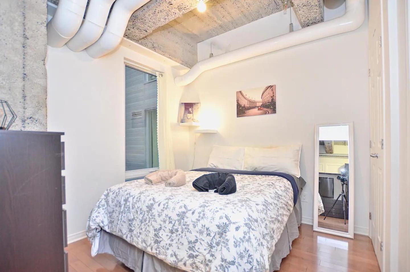 Stylish Urban Loft Downtown Apartment Montreal Exterior photo
